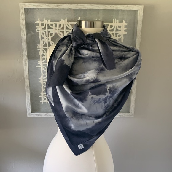Blue tie dye silk scarf 44” square - Picture 6 of 6